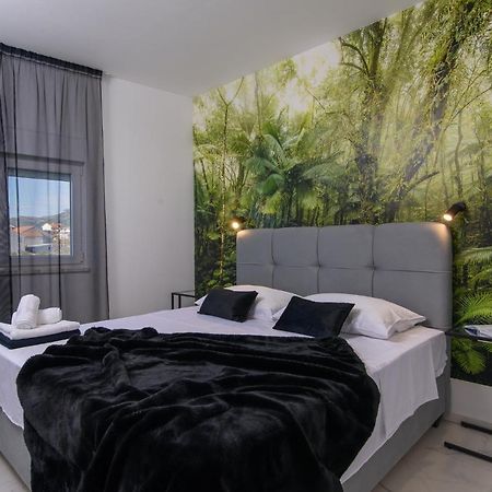 Batinic Apartments Kaštela Екстериор снимка