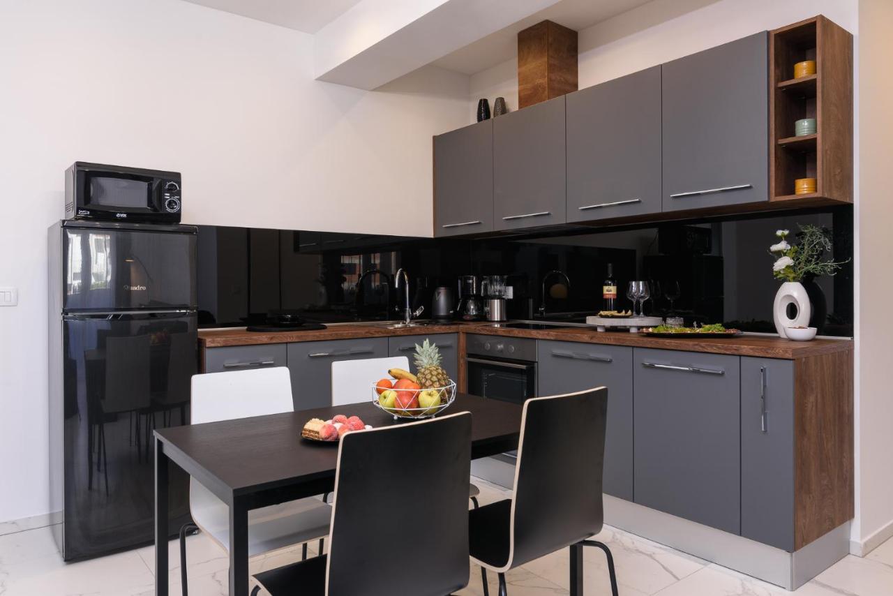 Batinic Apartments Kaštela Екстериор снимка