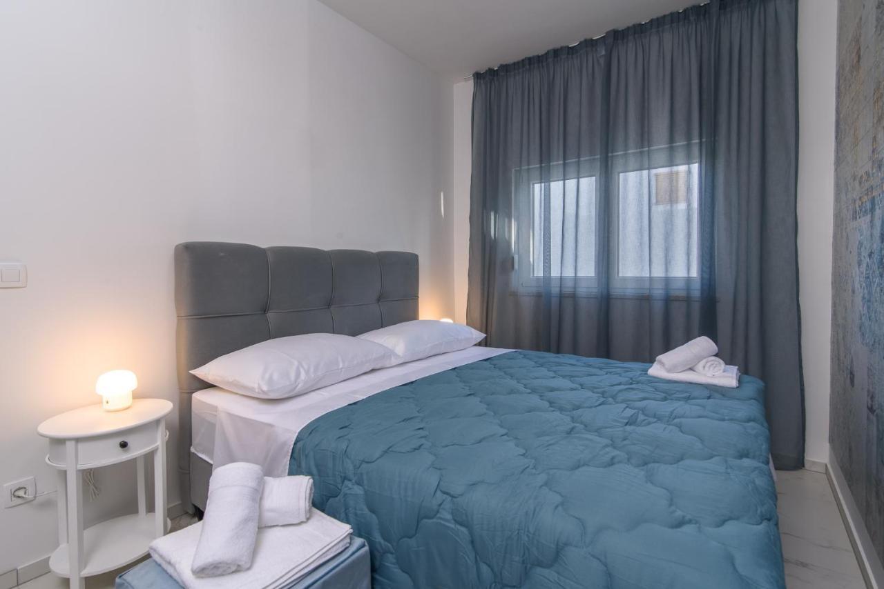 Batinic Apartments Kaštela Екстериор снимка