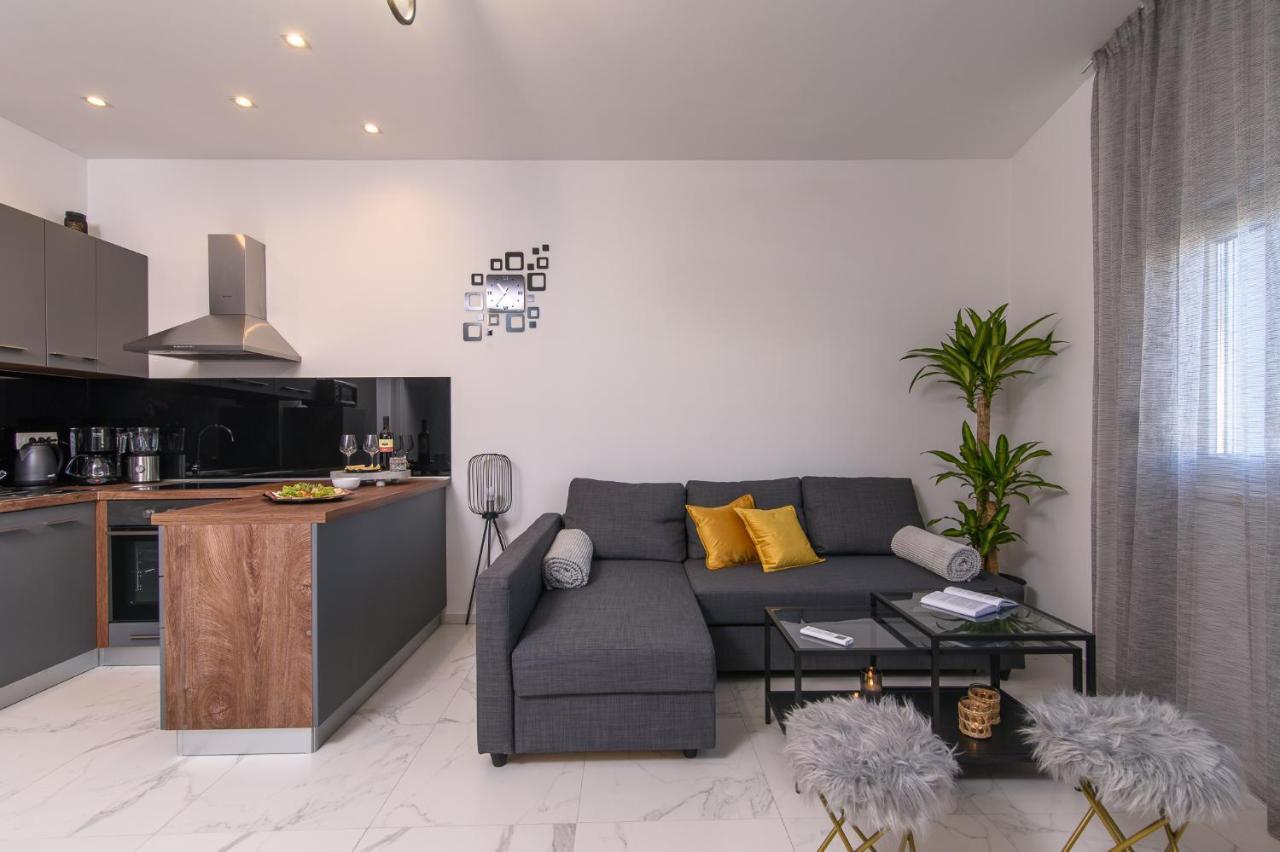 Batinic Apartments Kaštela Екстериор снимка