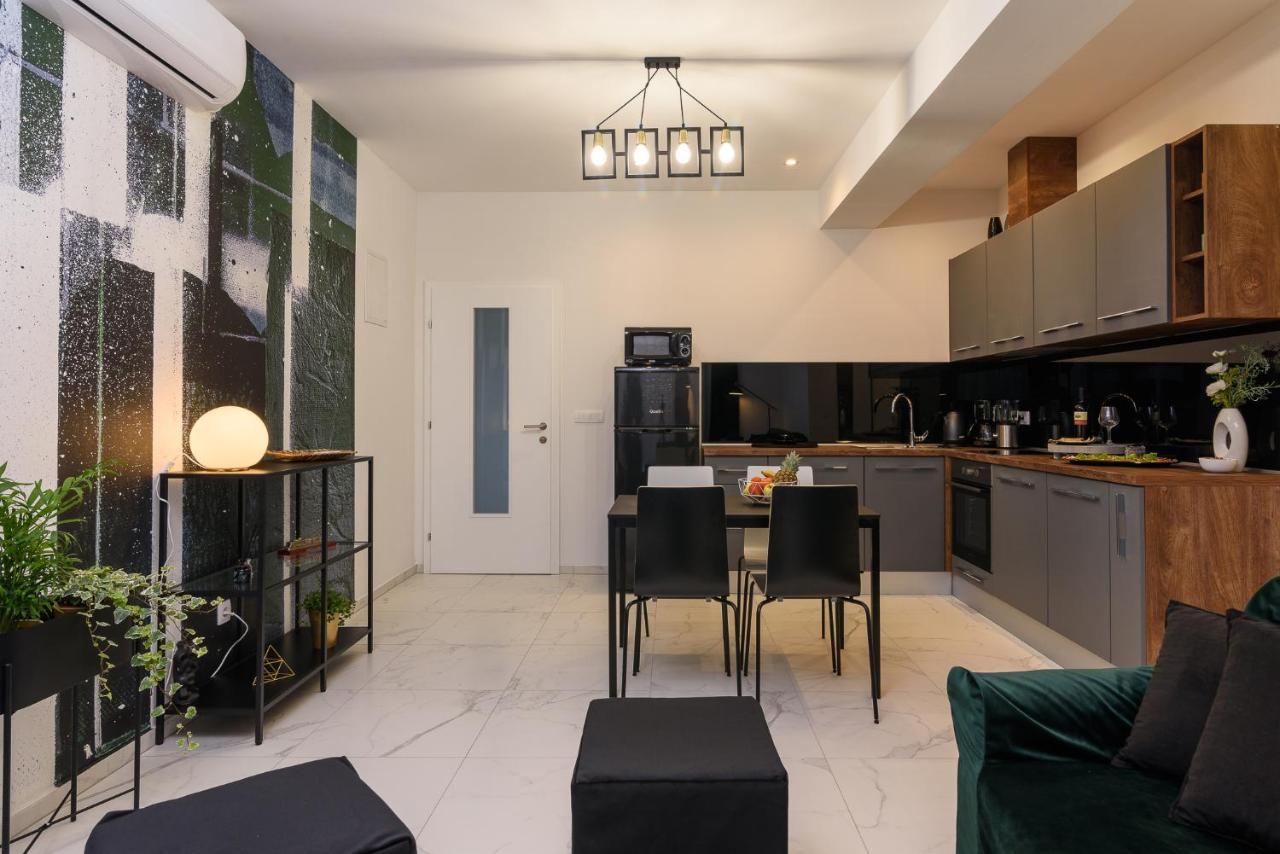 Batinic Apartments Kaštela Екстериор снимка